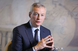 100 millions d'euros seront alloués pour accélérer la digitalisation des petits commerces, annonce Bruno Le Maire